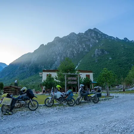 Ξενοδοχείο Veni I Gjyshit *