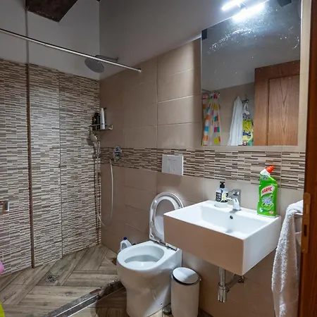 Hotel Veni I Gjyshit Nderlysaj