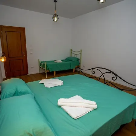 Otel Veni I Gjyshit