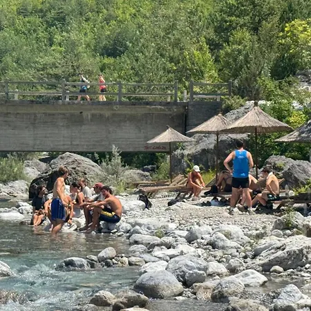 Véni I Gjyshit Nderlysaj